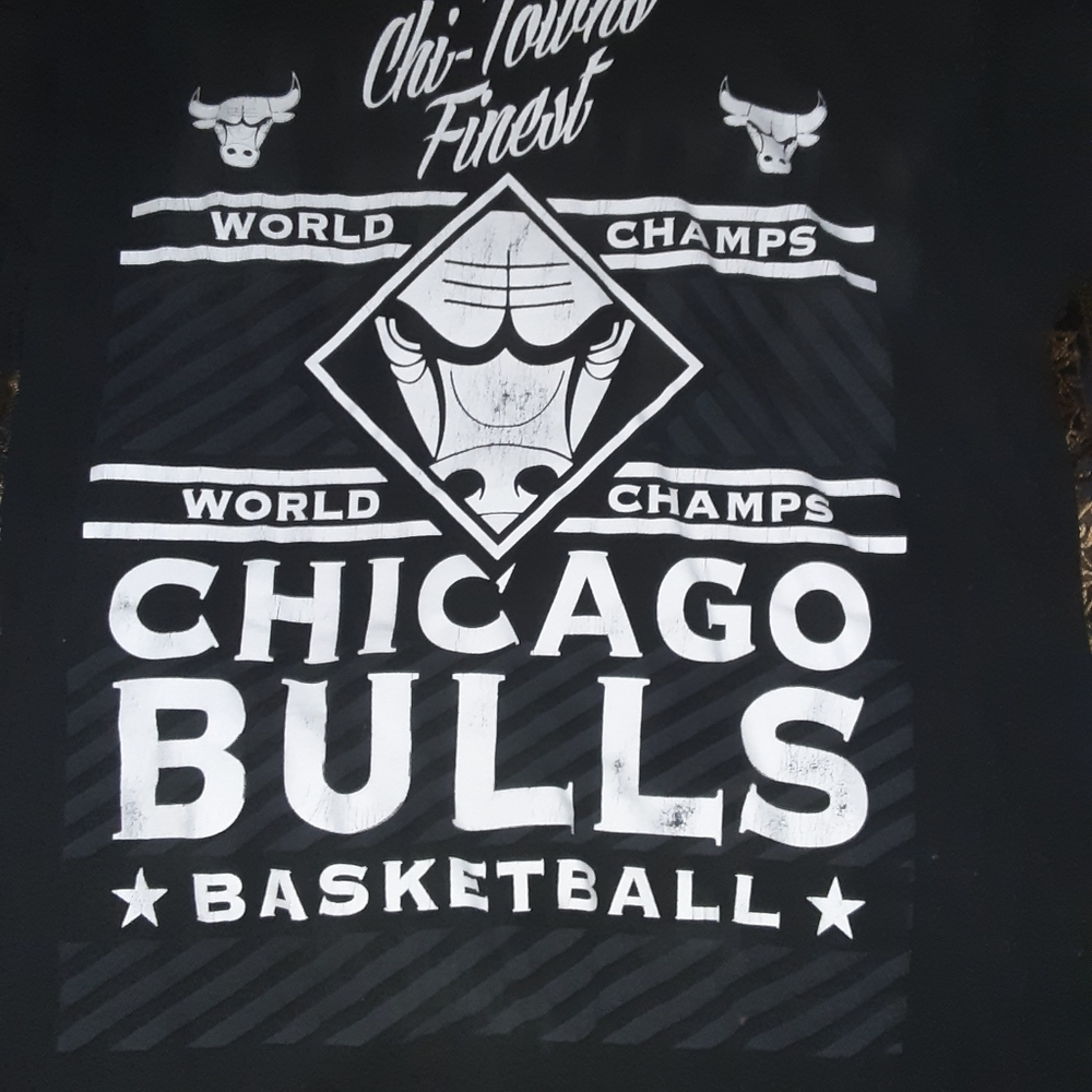 Black bulls t shirt